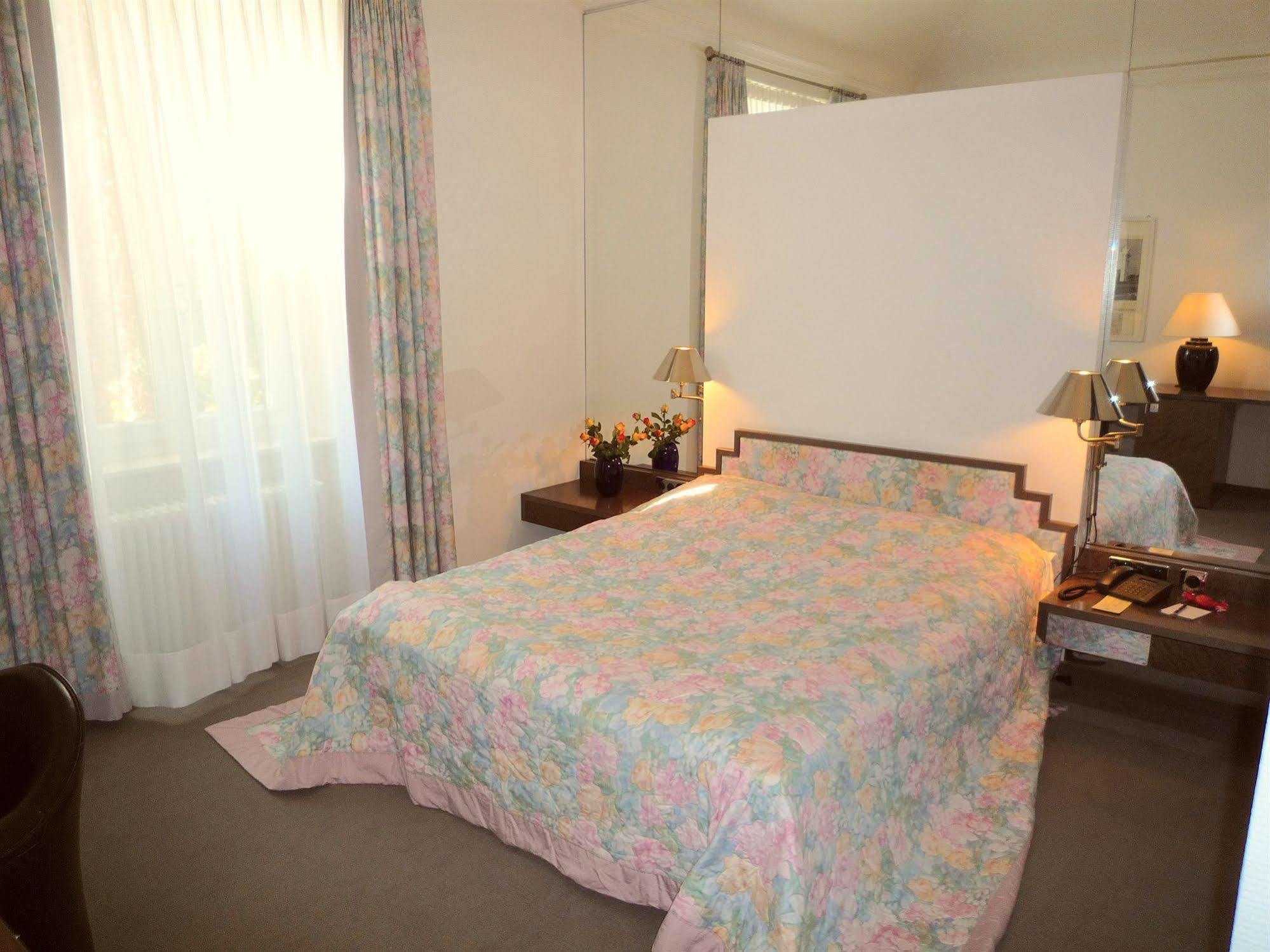 Villa Garni Gardenia Caslano Bagian luar foto